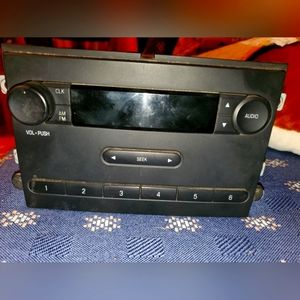 Ford AM/FM Car Stereo Radio Receiver 7L3T-18K810-AD